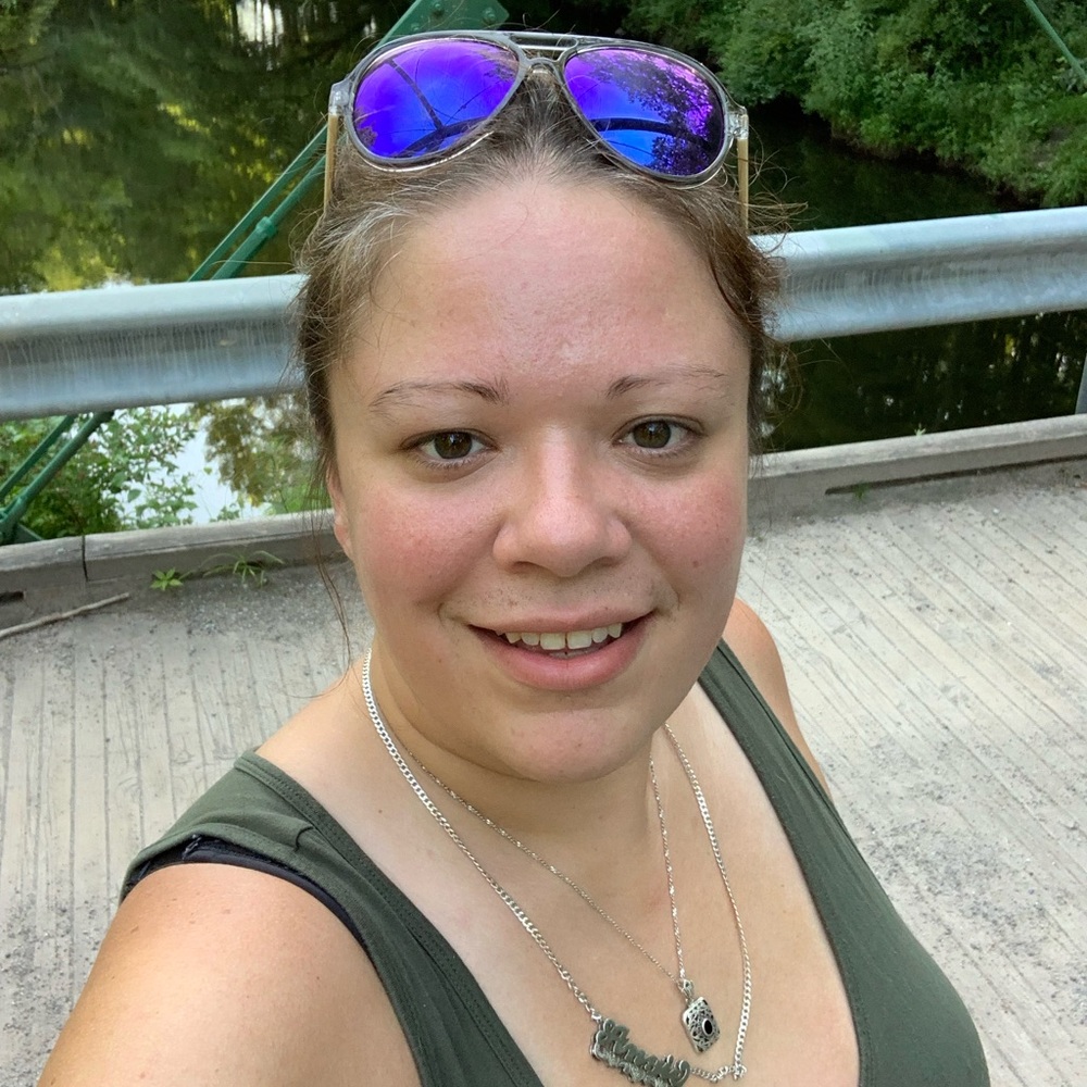 Meet your Posher, Angie